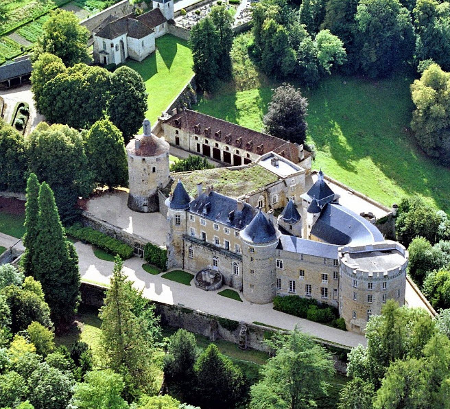 Chastellux-Sur-Cure, France